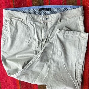 Tahari Men’s Khaki Chinos size 36/30